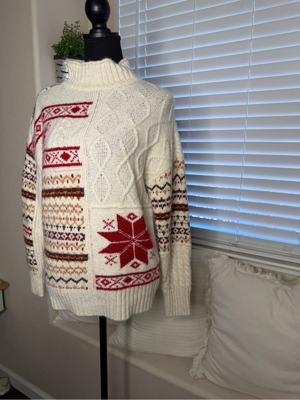 American Eagle Oversized Fair Isle Patchwork Cable Knit Sweater - Picture 5 of 8